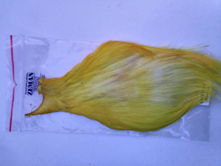 Kohoutí skalp barvený-žlutý